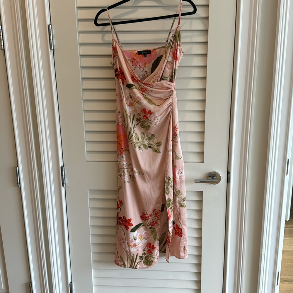 Lulu’s women’s satin dress. Worn once and dry cleaned.